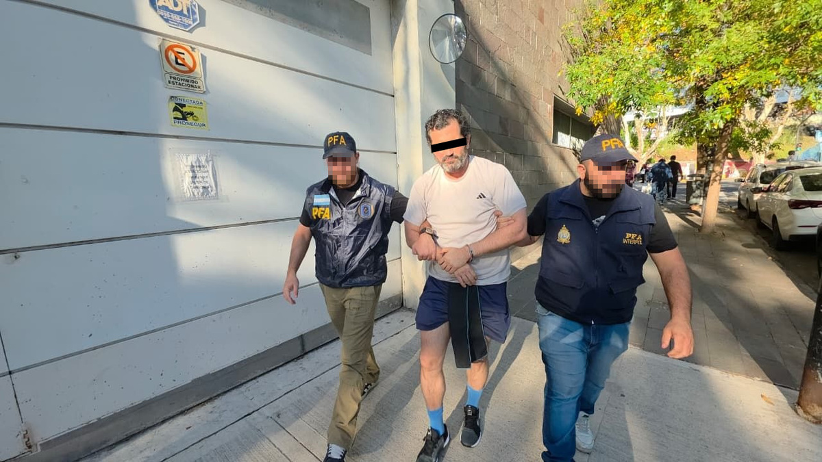 El contralmirante Fernando Farías fue detenido como parte de una acción conjunta | Foto: Especial.