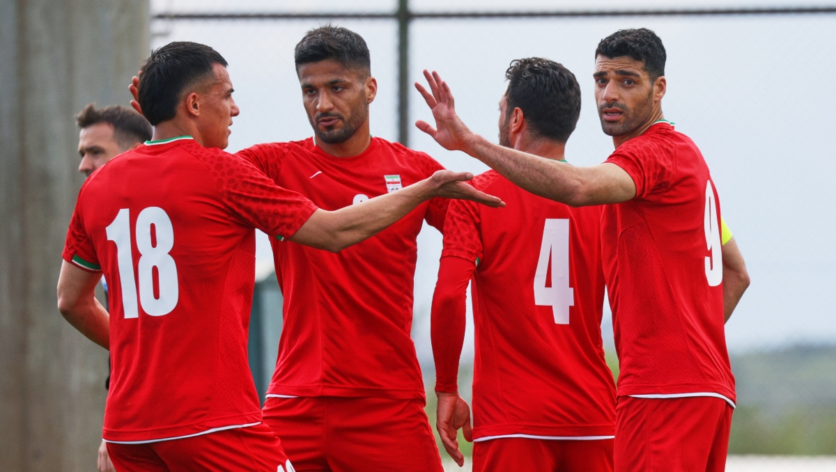 Irán asegura que su selección se prepara para representar orgullosamente a su país en el Mundial (AP)