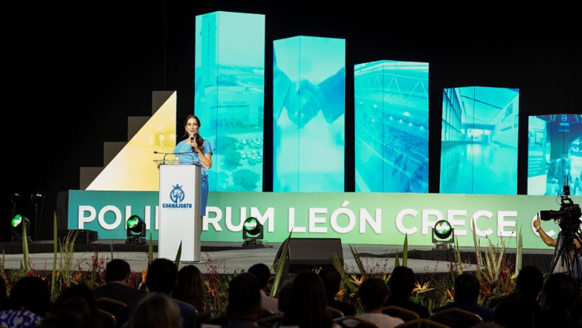 Libia Dennise inaugura nueva sala C5 en Poliforum León | Especial