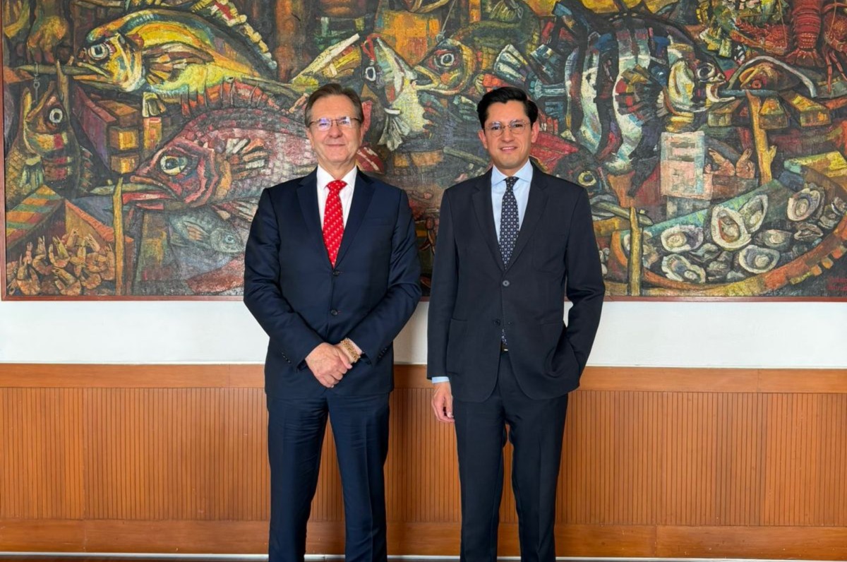 Roberto Velasco y Esteban Moctezuma revisaron agenda bilateral. | Foto: Especial