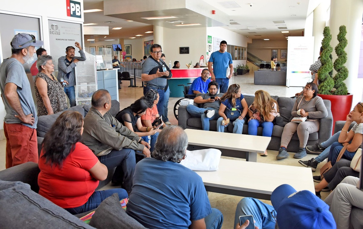 En Torreón, defraudados por notario y autoridades buscan soluciones. | Roberto Amaya