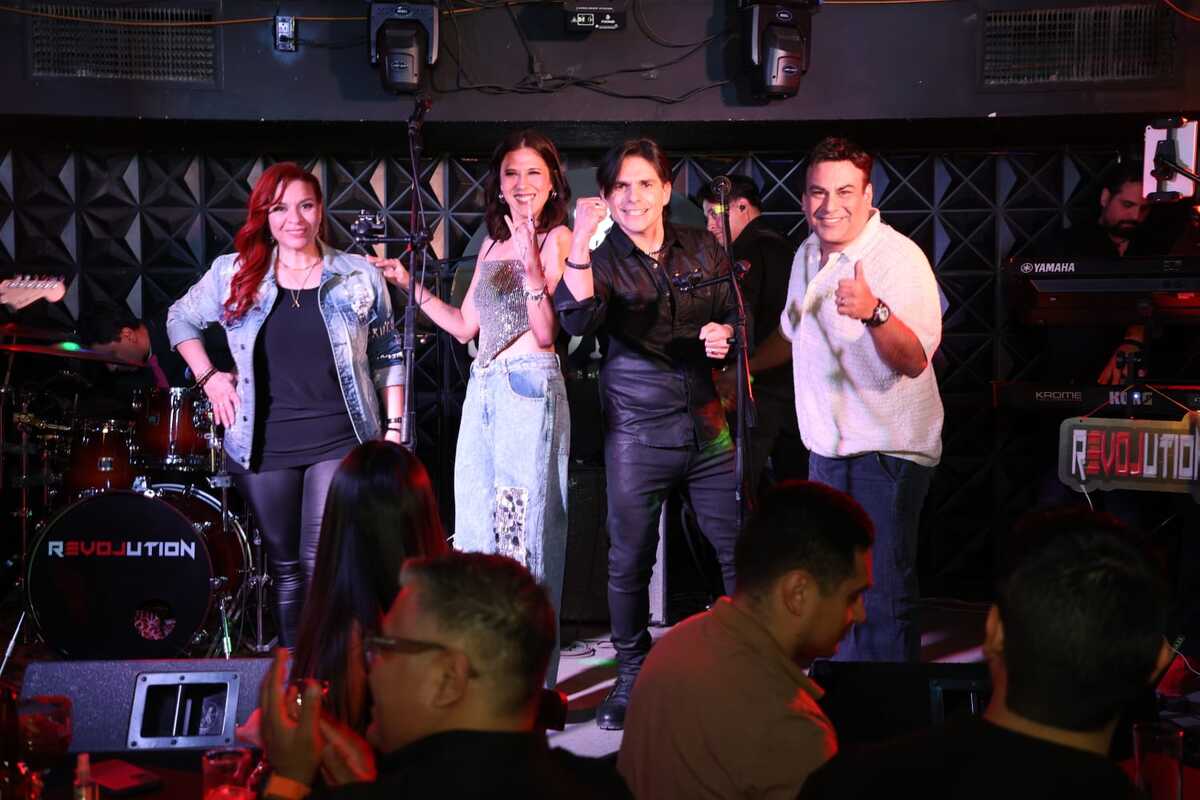 Celebran lanzamiento de estación Classic 93.9 FM en Torreón. (Verónica Rivera)