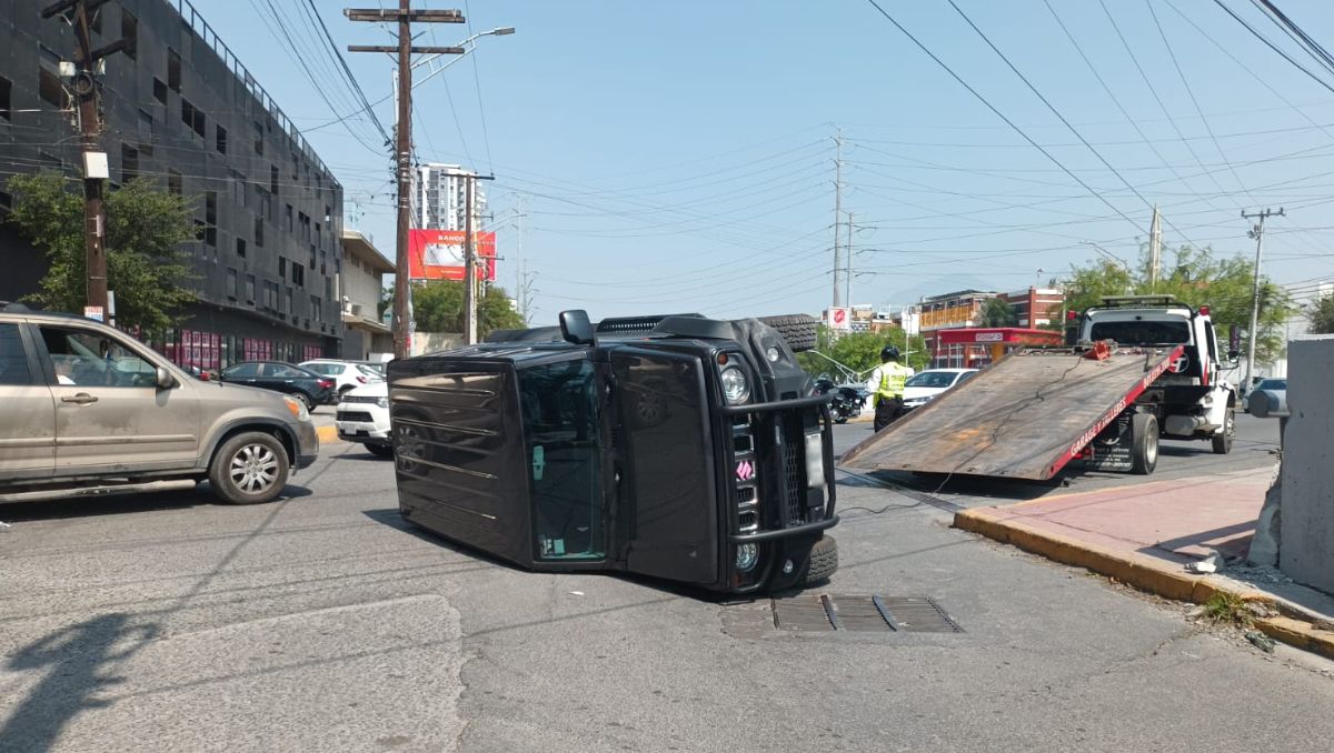 El choque se registró en el cruce de las avenidas Madero y  Sáenz. | Lolita Lastra