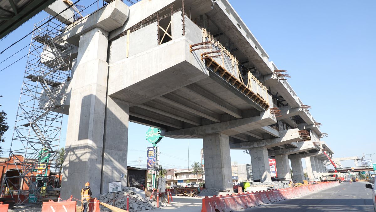 Los daños en la carpeta asfáltica se derivaron de la construcción de la Línea 6 del Metro. Luis Guerra