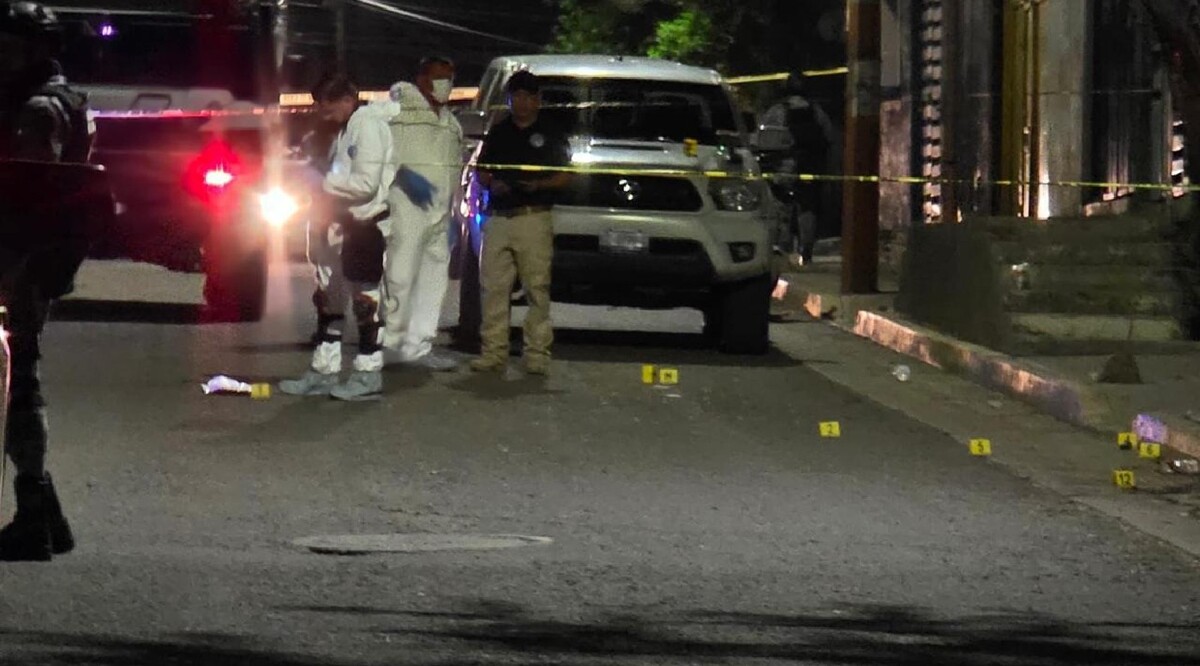 Elementos de la Policía de León delimitaron las zonas para que se iniciaran las investigaciones. Foto: Especial.
