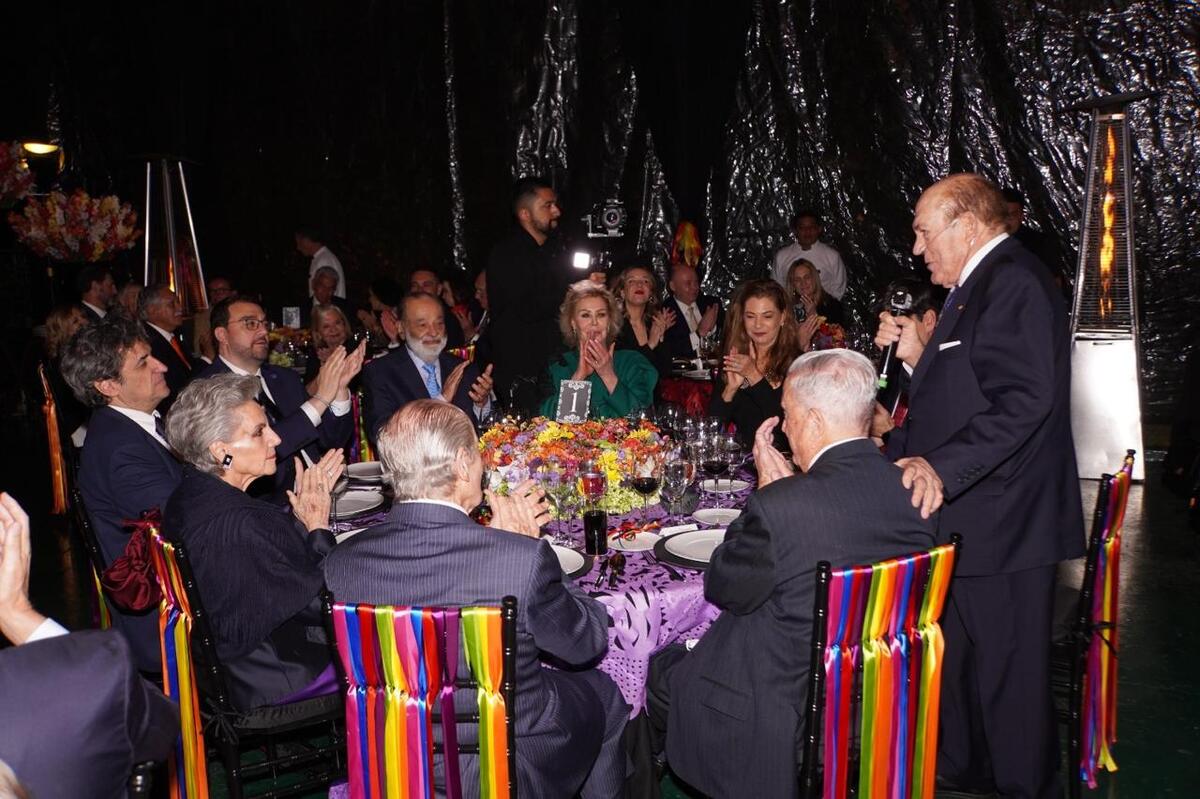 Empresarios escuchan las palabras de bienvenida del presidente de Grupomar, Antonio Suárez. Foto. Especial.