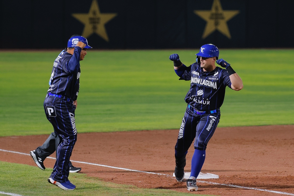 Algodoneros gana el primero a Rieleros y toma ventaja en la serie. | Manuel Guadarrama.