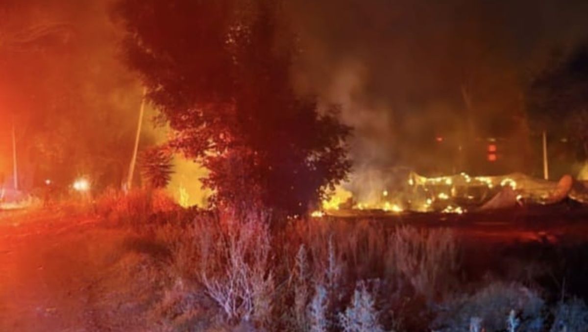 Autoridades resguardaron la zona tras la explosión en Tangancícuaro. | Foto: Especial