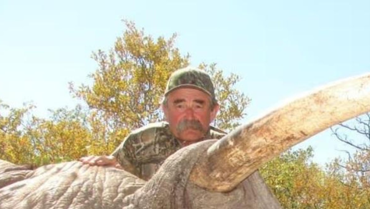 Ernie Dosio muere durante cacería tras ataque de elefantes. | FOTO: Especial