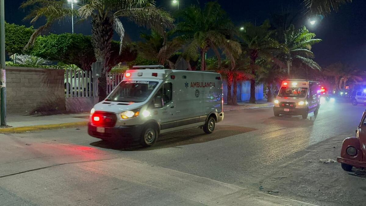 En el Hospital Rural de Venustiano Carranza se mantiene un cerco de seguridad para proteger a los seis heridos