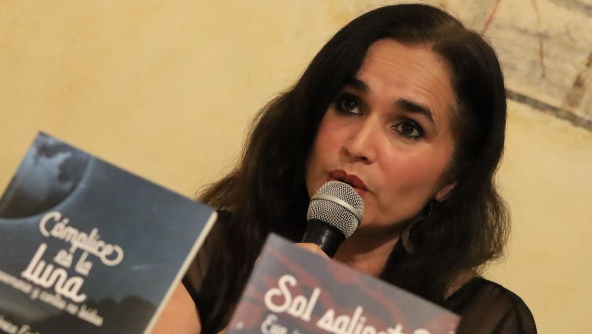 Mónica Espin presenta dos libros: 'Sol Saliente' y 'Cómplice es la Luna' | Andrés Lobato