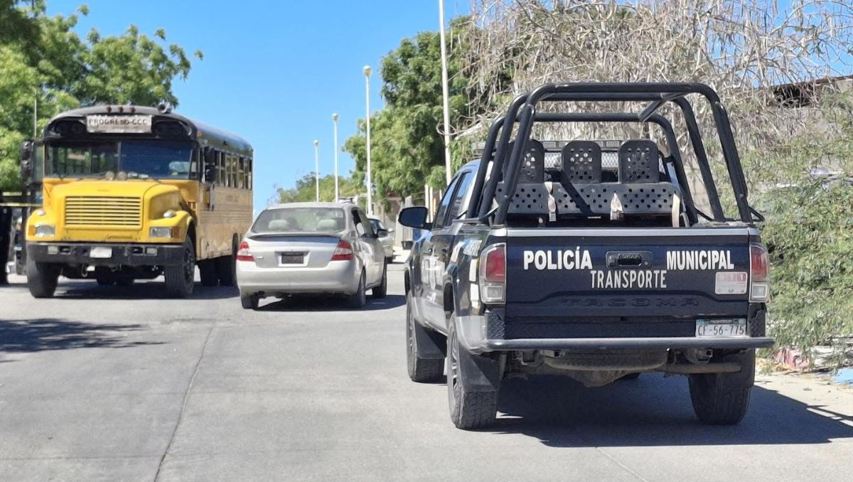 Paramédicos confirmaron el fallecimiento de la pasajera. | Foto: Especial