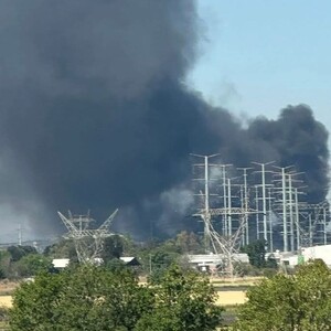 Esto luego de que una densa columna de humo negro visible a varios kilómetros a la redonda generó inquietud entre habitantes de Salamanca.