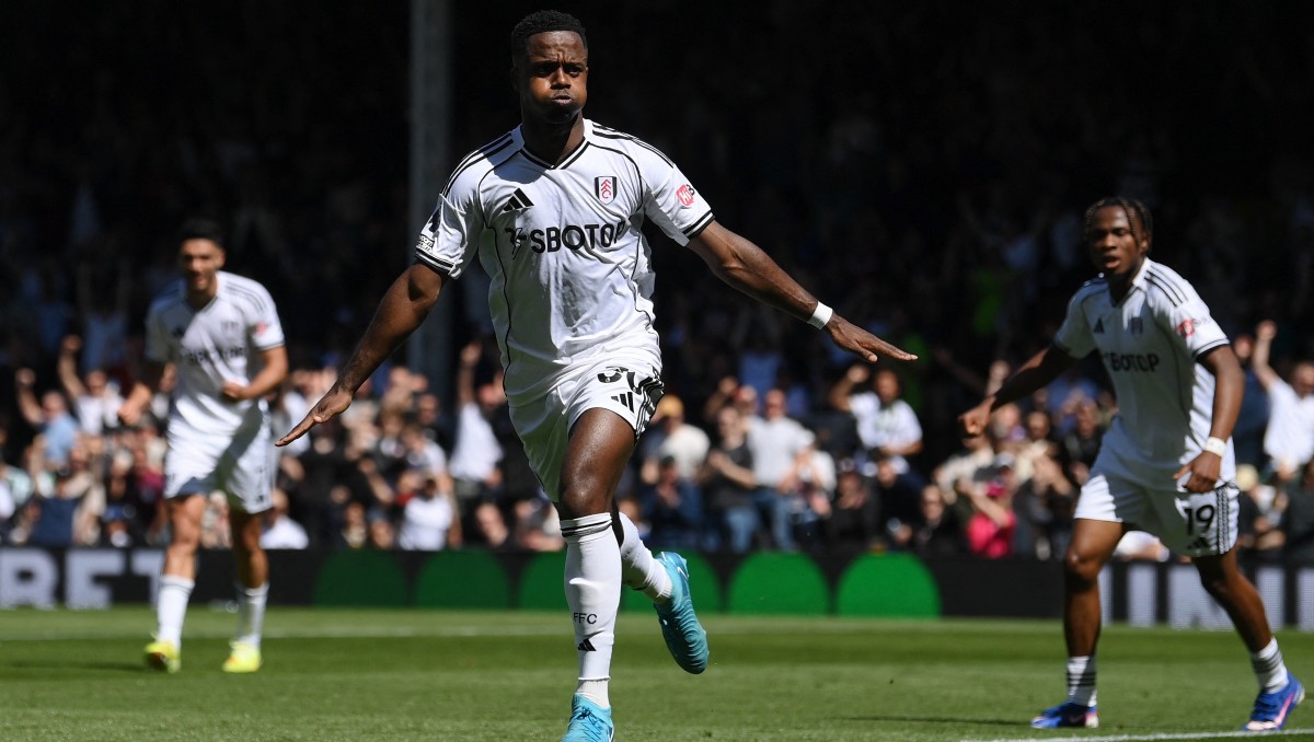 Ryan Sessegnon marcó el único gol en la victoria del Fulham sobre Aston Villa (Reuters)