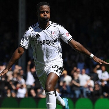 El Fulham de Raúl Jiménez derrotó por la mínima al Aston Villa y se mantiene en la pelea por alcanzar un lugar en la Conference League