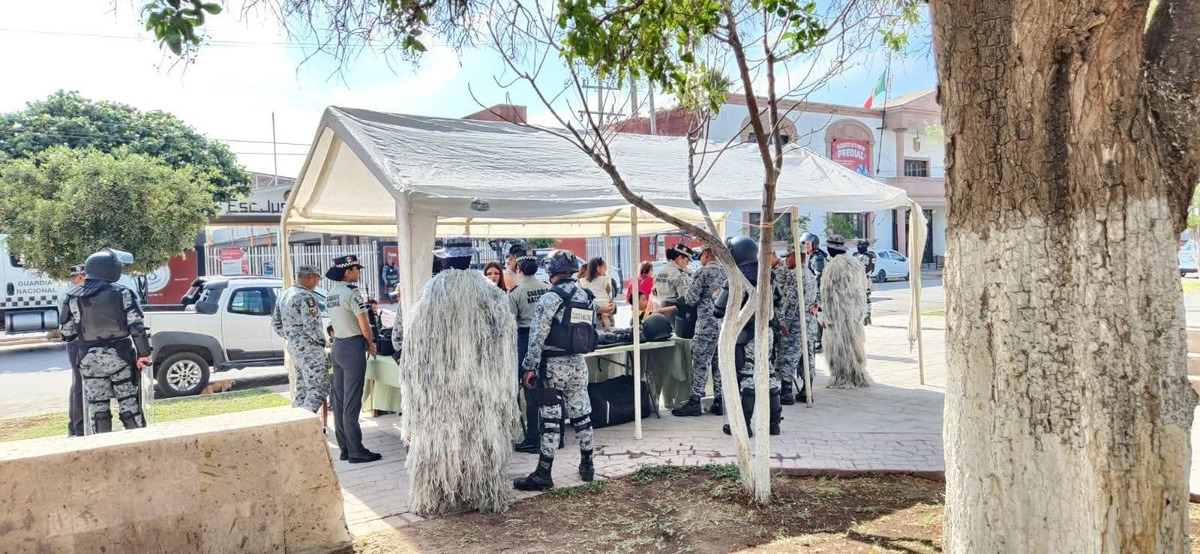 El Teniente Coronel Ricardo Reyes Hernández explicó que estas actividades buscan generar confianza con la ciudadanía. | Damián Ramírez