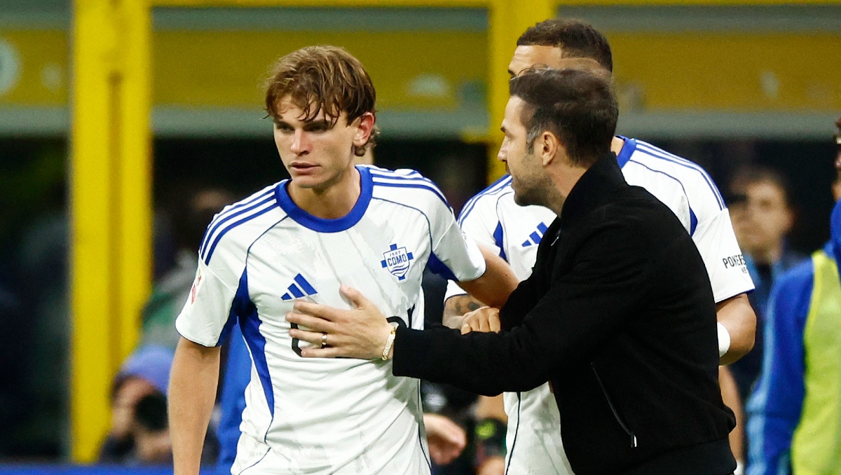 Nico Paz, del Como, se somete a estudios tras golpe que le generó pérdida de visión (Reuters)