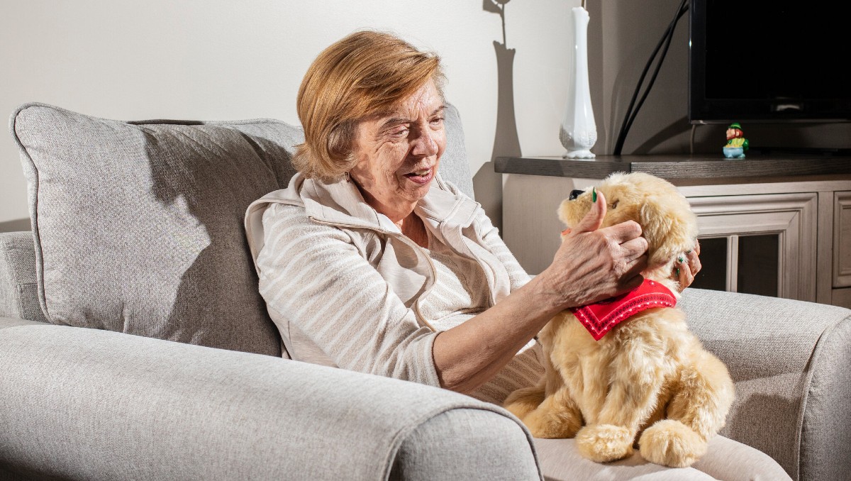 Sabrina es uno de los muchos productos en el campo de la tecnología que brindan apoyo a los adultos mayores. | Foto: The New York Times