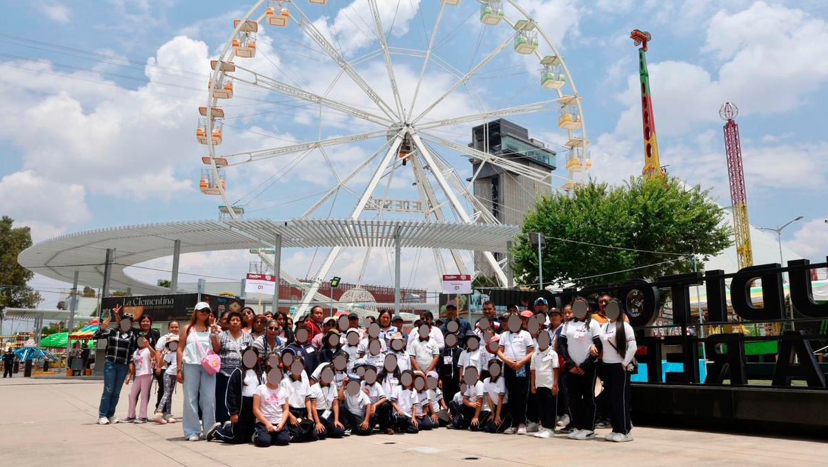 Sedif beneficia a las infancias en visita a la Feria de Puebla 2026