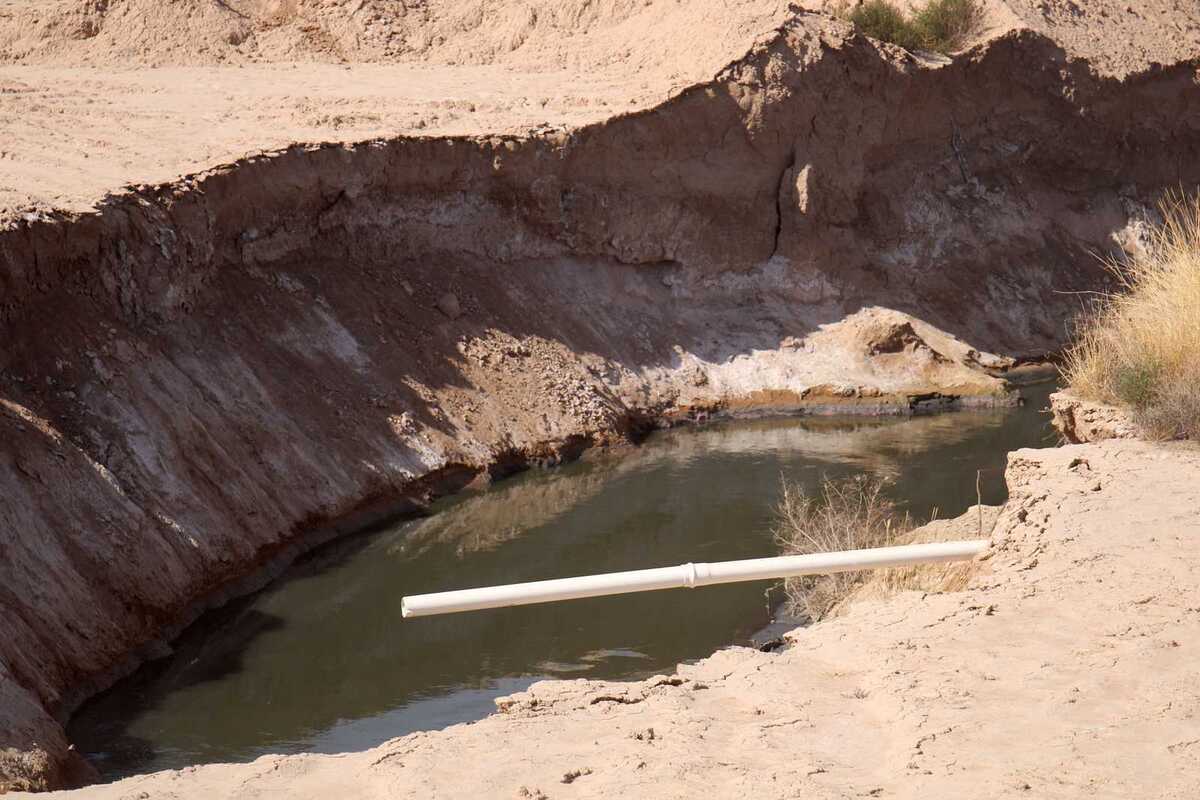 La acumulación de basura y las deficiencias estructurales han dado como resultado el colapso progresivo de este sistema.| Rolando Riestra.