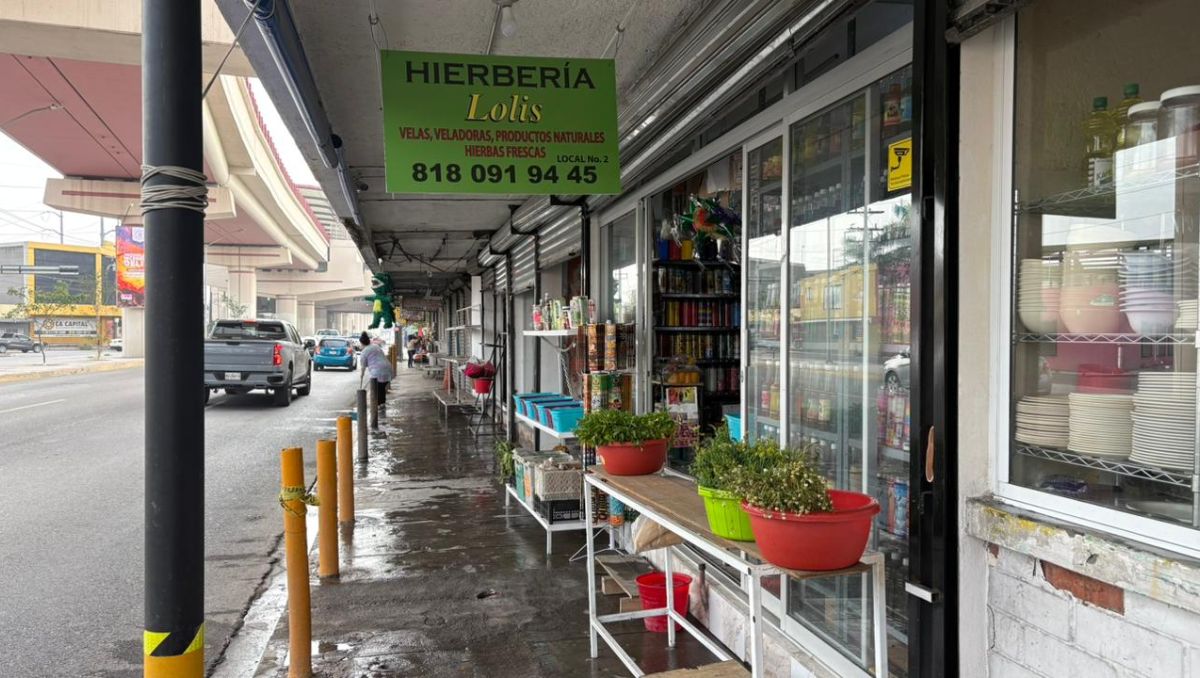 Aunque la empresa cubrió parte de los daños, locatarios aseguran que aún enfrentan problemas derivados del choque | Ángel Mercado