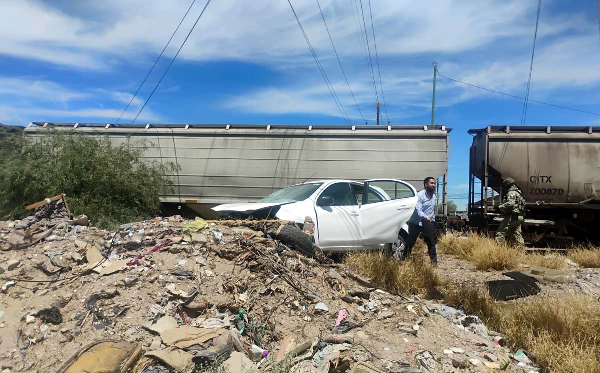 Hombre intenta ganarle el paso al tren. | Foto: Especial