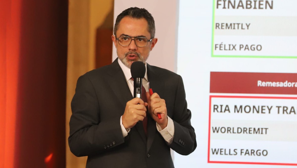 Iván Escalante participa en la conferencia de prensa de la presidenta Claudia Sheinbaum. Foto: Javier Ríos