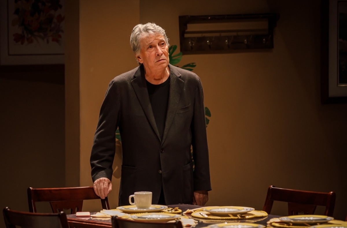 Juan Ferrara protagoniza la obra con la que se despide del teatro | Foto: especial