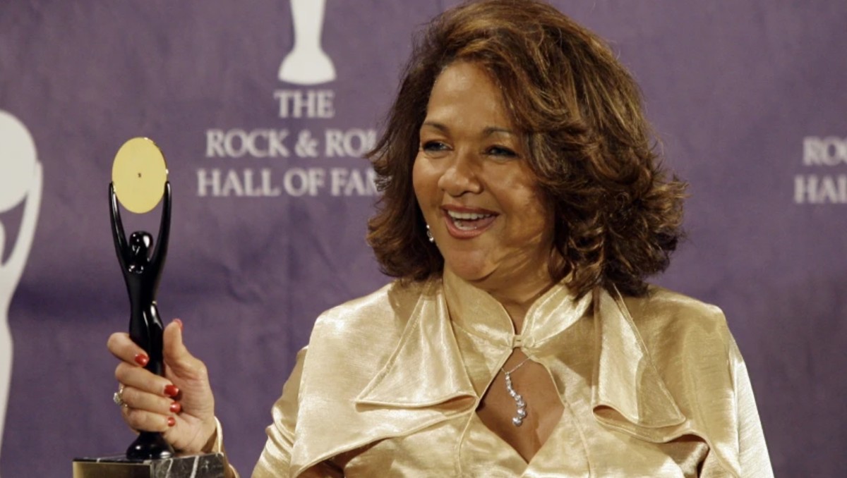 La familia de la cantante y la banda dieron a conocer la noticia. | AP