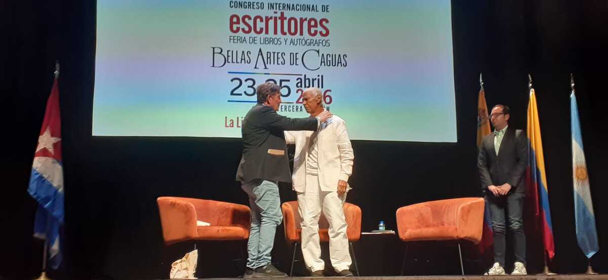 Luis García Montero y Luis Rafael Sánchez. (Foto: Francisco Matos)