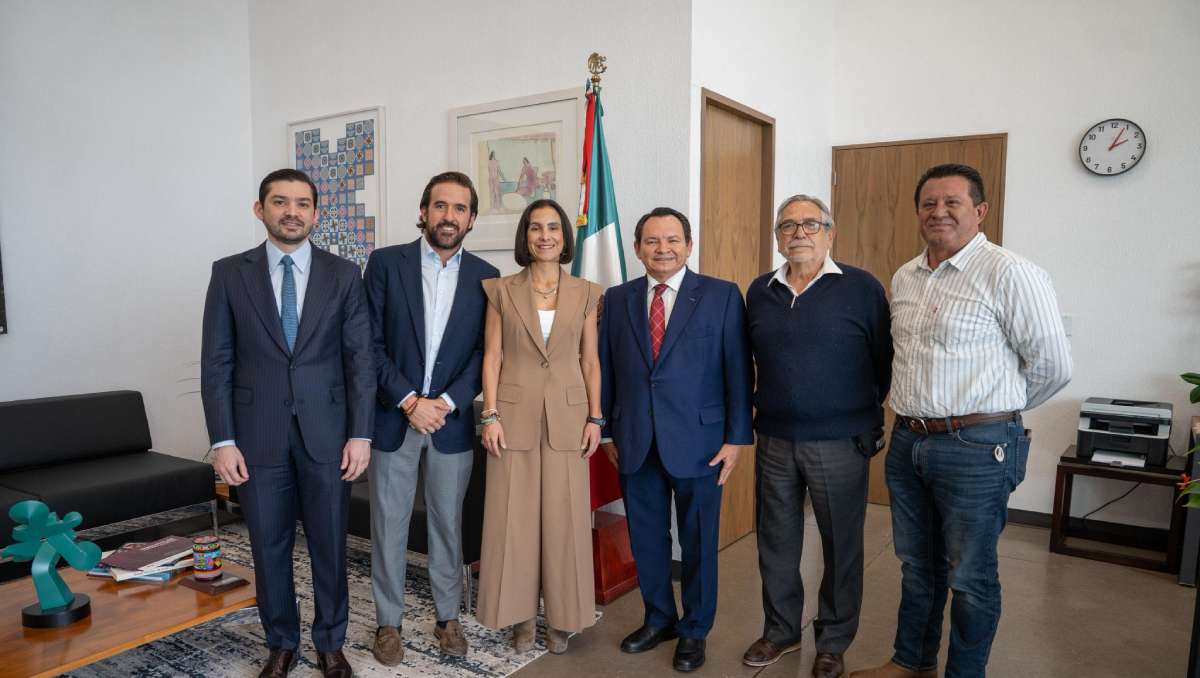 Luz Elena González Escobar con el gobernador de Yucatán. | Foto: @LuzElena_GE