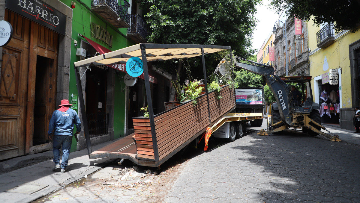 Parklets en Puebla: Autoridades explican a qué se debe el motivo del retiro de siete estructuras | Agencia Es Imagen
