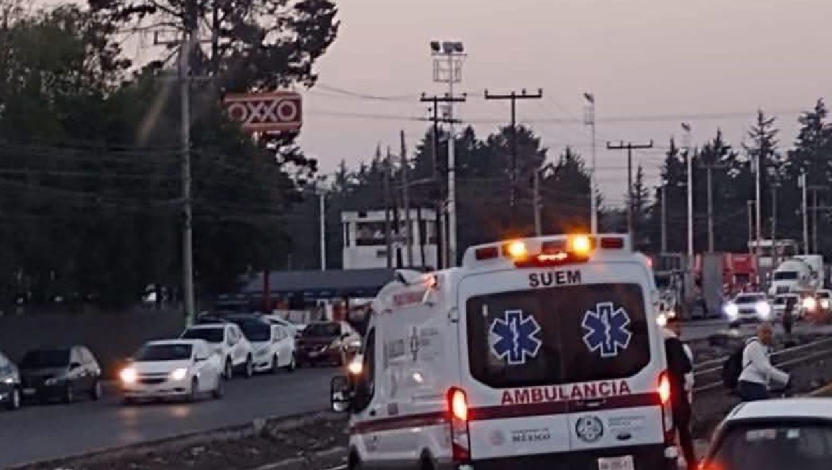 Las primeras investigaciones señalan que un camión de pasajeros habría arrollado al ciclista. | Foto: Especial