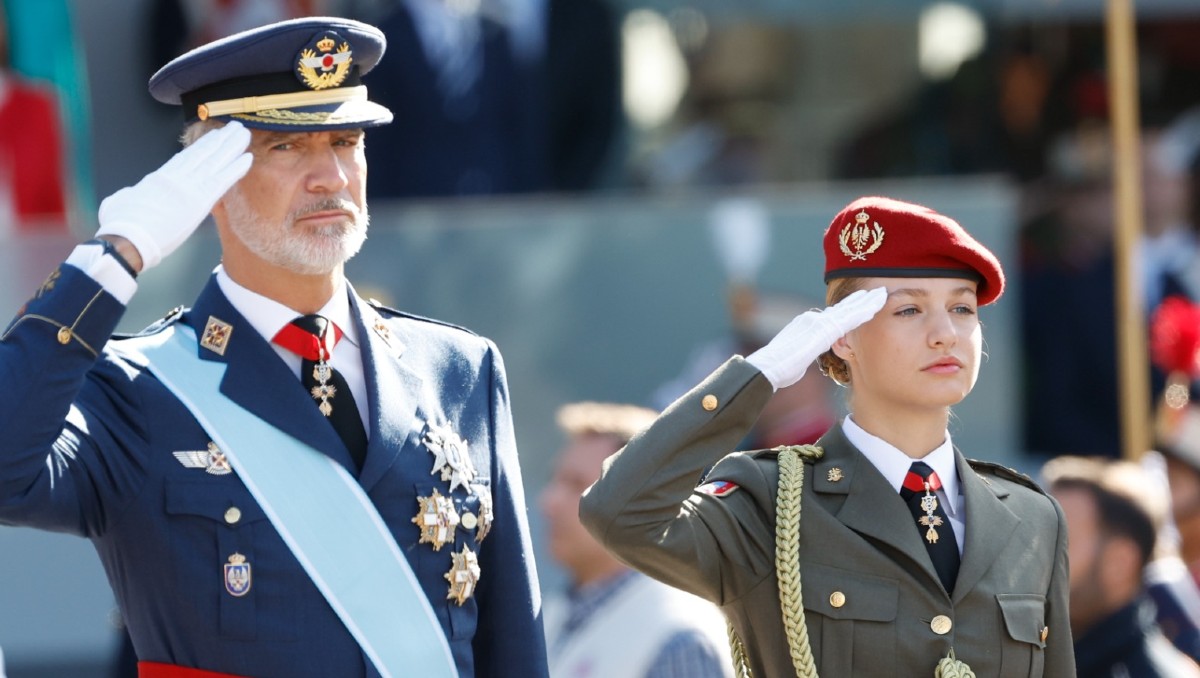 Princesa Leonor, junto a su padre Felipe VI, rey de España. | Imagen de archivo EFE