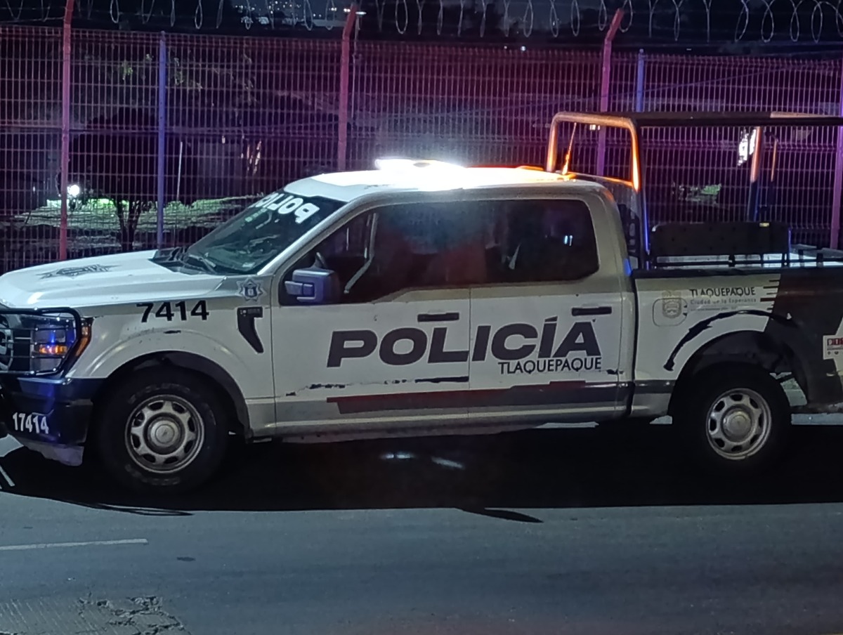 Autoridades acudieron al punto de la agresión en la colonia Las Juntas. ( Vicente Torres)