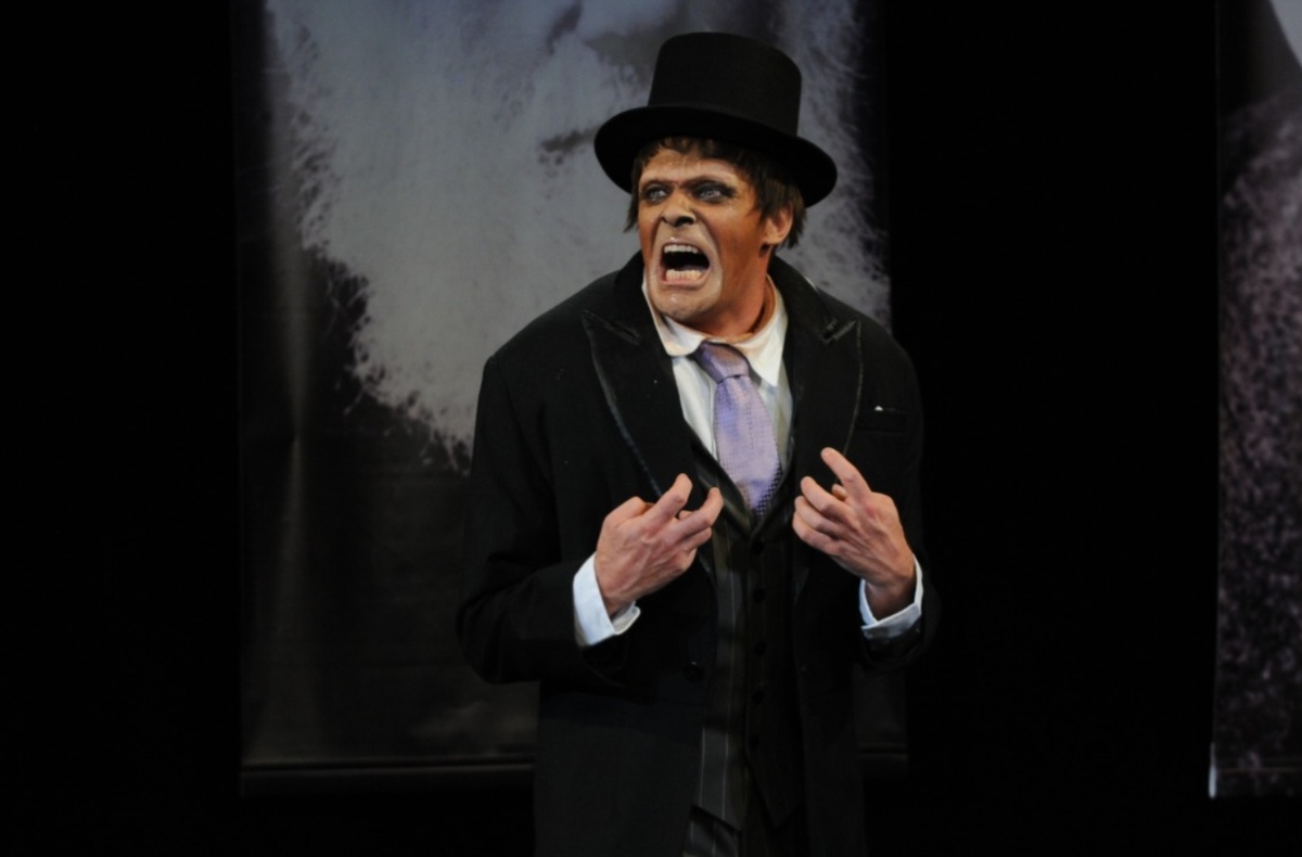 Brontis Jodorowsky presenta su obra 'El gorila', inspirada en un cuento de Franz Kafka | Foto: Óscar Ramírez