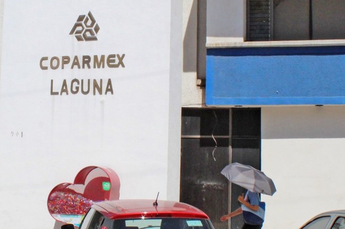 Coparmex Laguna trabaja con INE y IEC para fomentar temas de educación cívica | Archivo Roberto Amaya
