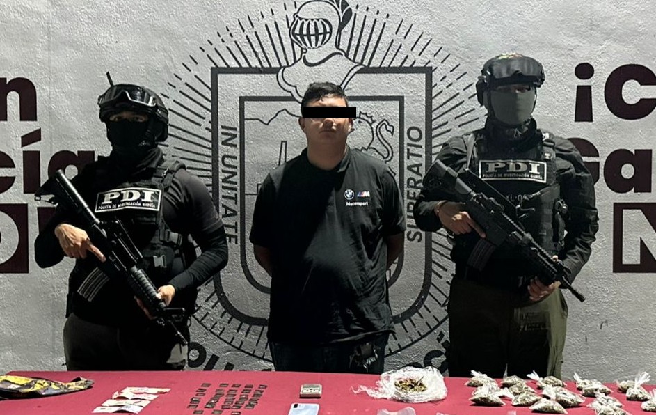 El primer detenido fue identificado como Yenerith Michel “N”, de 24 años de edad. | Especial