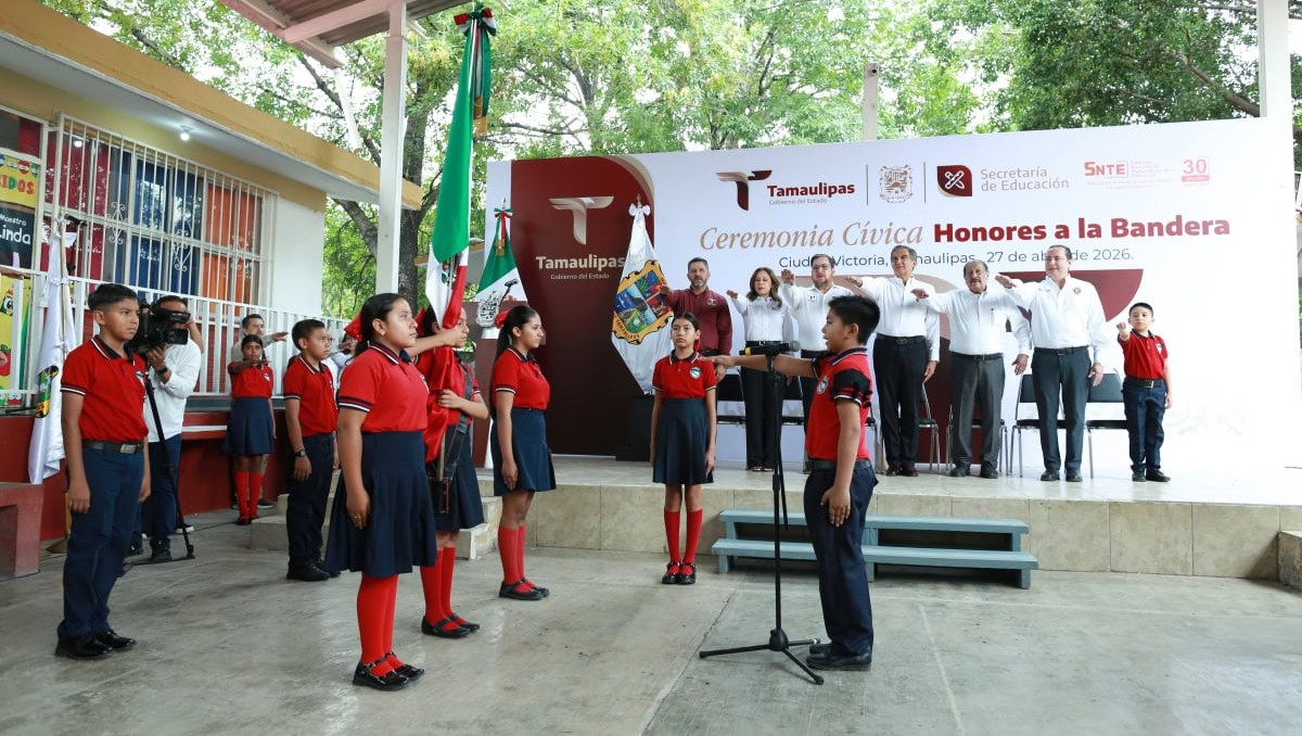 Entrega gobernador obras por 4 mdp además de mobiliario escolar