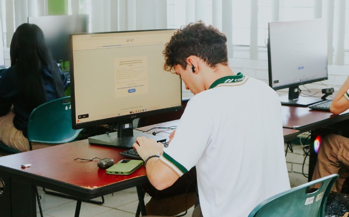 Jóvenes podrán estudiar inteligencia artificial desde el bachillerato. | Cortesía
