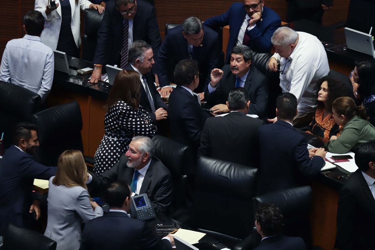 Morena acusó a la gobernadora de Chihuahua de violar la Constitución, en cambio el PAN la defendió. | Foto: Cuartoscuro