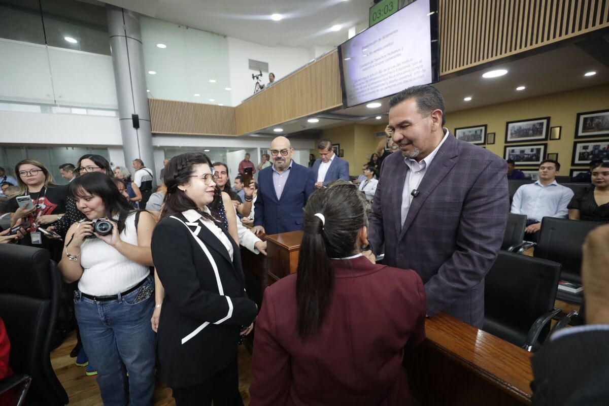 Pérez Cuéllar informó que el gobierno municipal ha avanzado en la regularización de un adeudo fiscal heredado de administraciones. | Foto: Especial