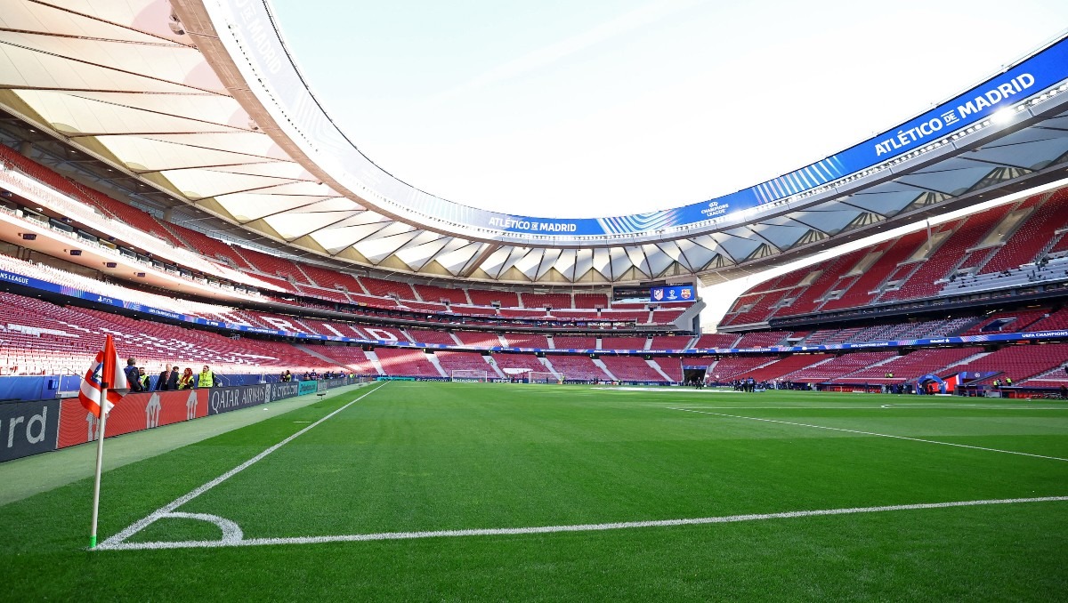 Prensa inglesa no se fía del césped del Metropolitano y acusa de juego sucio a Simeone (Reuters)