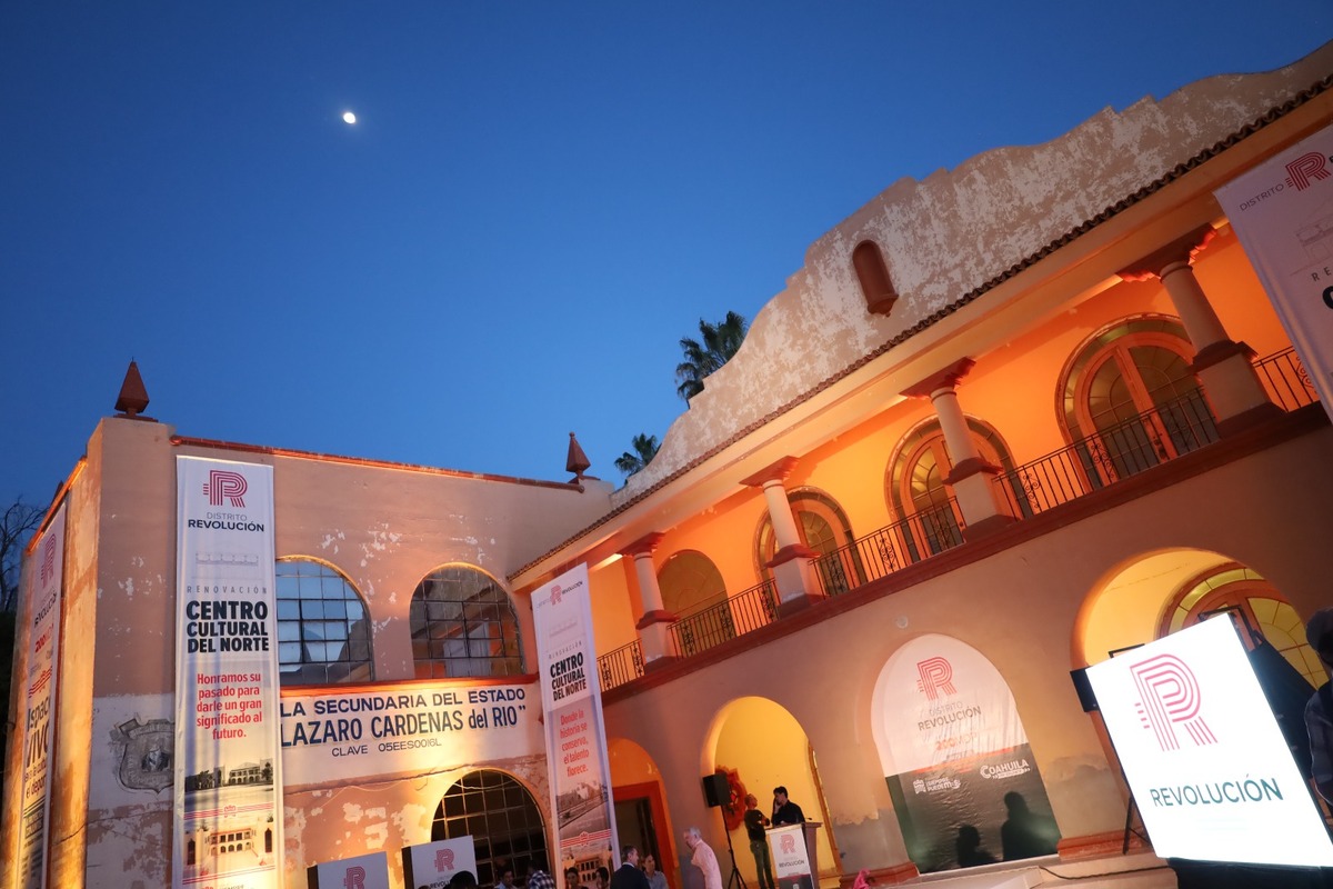 En Torreón, artistas celebran arranque del Centro Cultural del Norte. | Verónuica Rivera