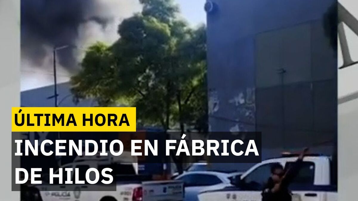 Bomberos luchan contra el fuego en Eje 3 Norte mientras las pipas no dejan de llegar