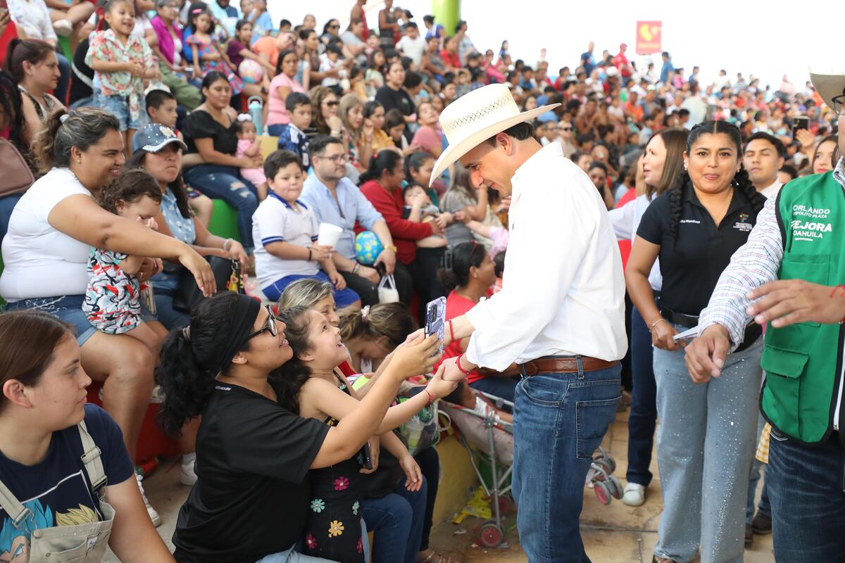 En Coahuila, Manolo Jiménez celebra el Día del Niño. | Cortesía