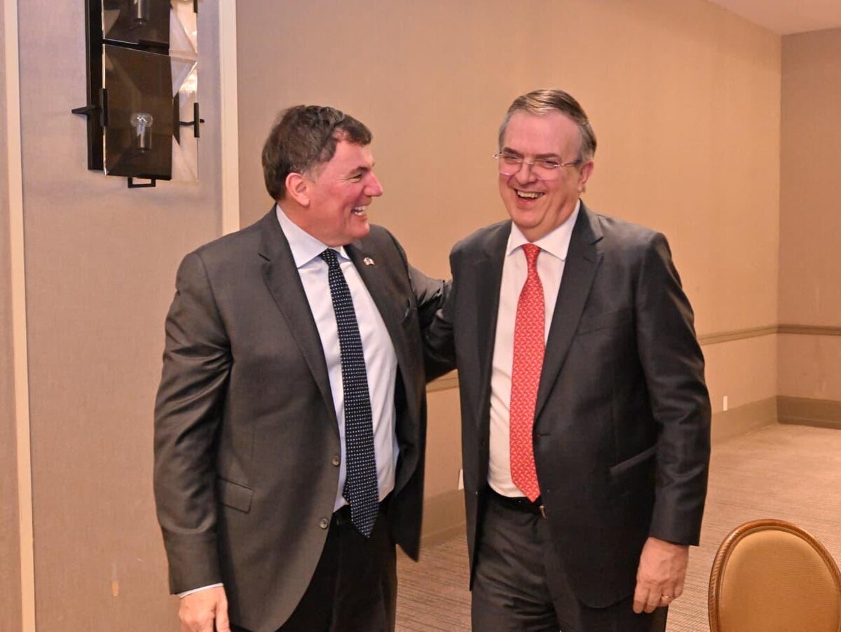 Dominic LeBlanc, presidente del King’s Privy Council de Canadá, se reunió con el secretario de Economía, Marcelo Ebrard. | Foto: Especial.