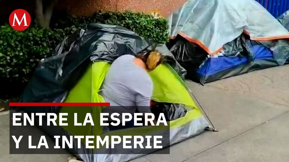 Familias que duermen fuera de hospitales en México denuncian cobros y crisis de salud