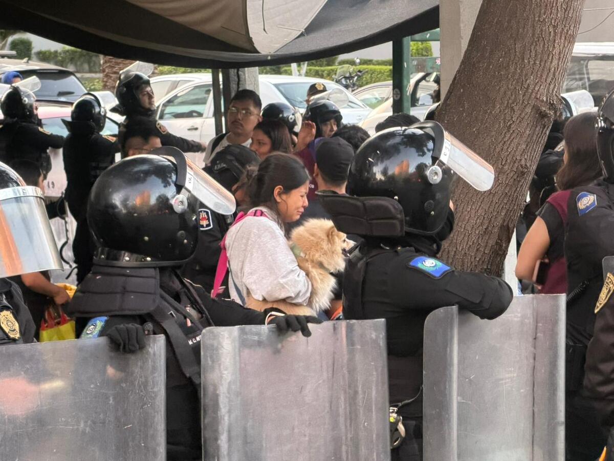 Familias fueron retiradas sin enfrentamientos, en medio de escenas de tensión e incertidumbre. | Especial