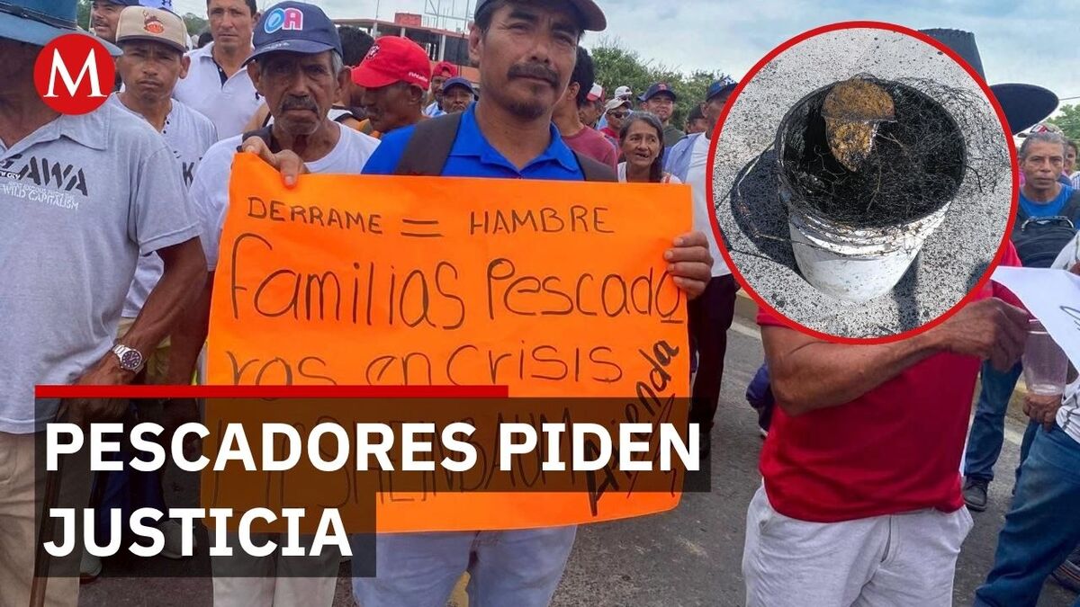 Pescadores bloquean en Veracruz por derrame de Pemex